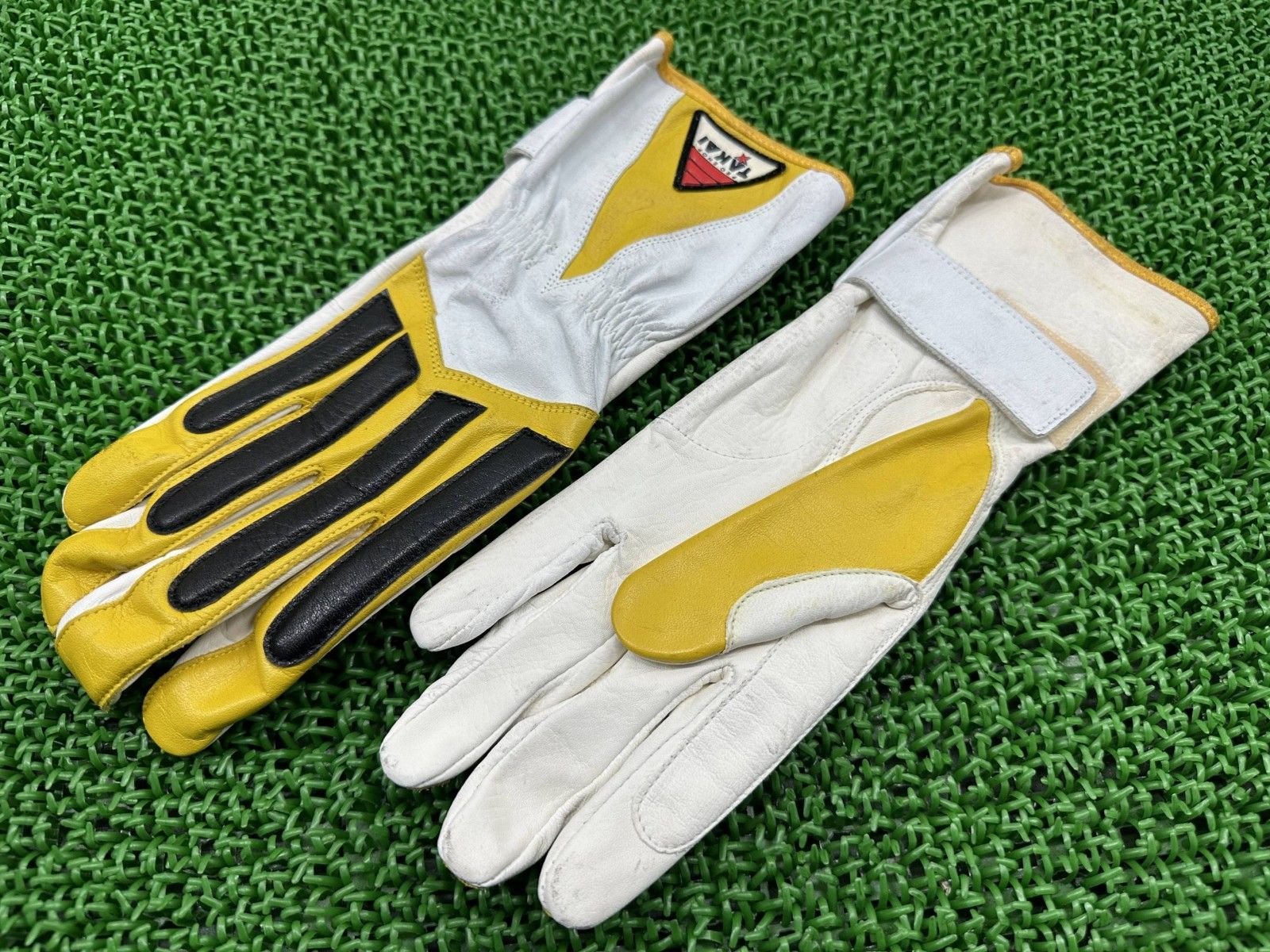 TAKAI製 グローブ 左右 黒/黄 社外 小売 新品 バイク 部品 タカイ