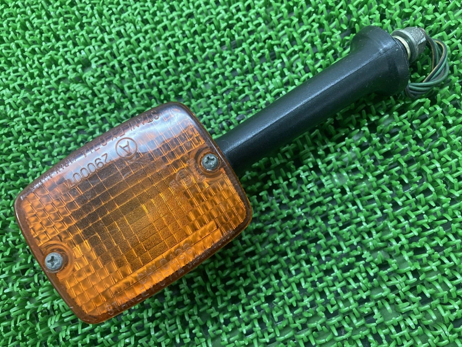 GPZ1100F リアウインカー 片側 0714 カワサキ 純正 バイク 部品 ZXT10A 当時物 ペイント素材に 割れ欠け無し 品薄 eJ