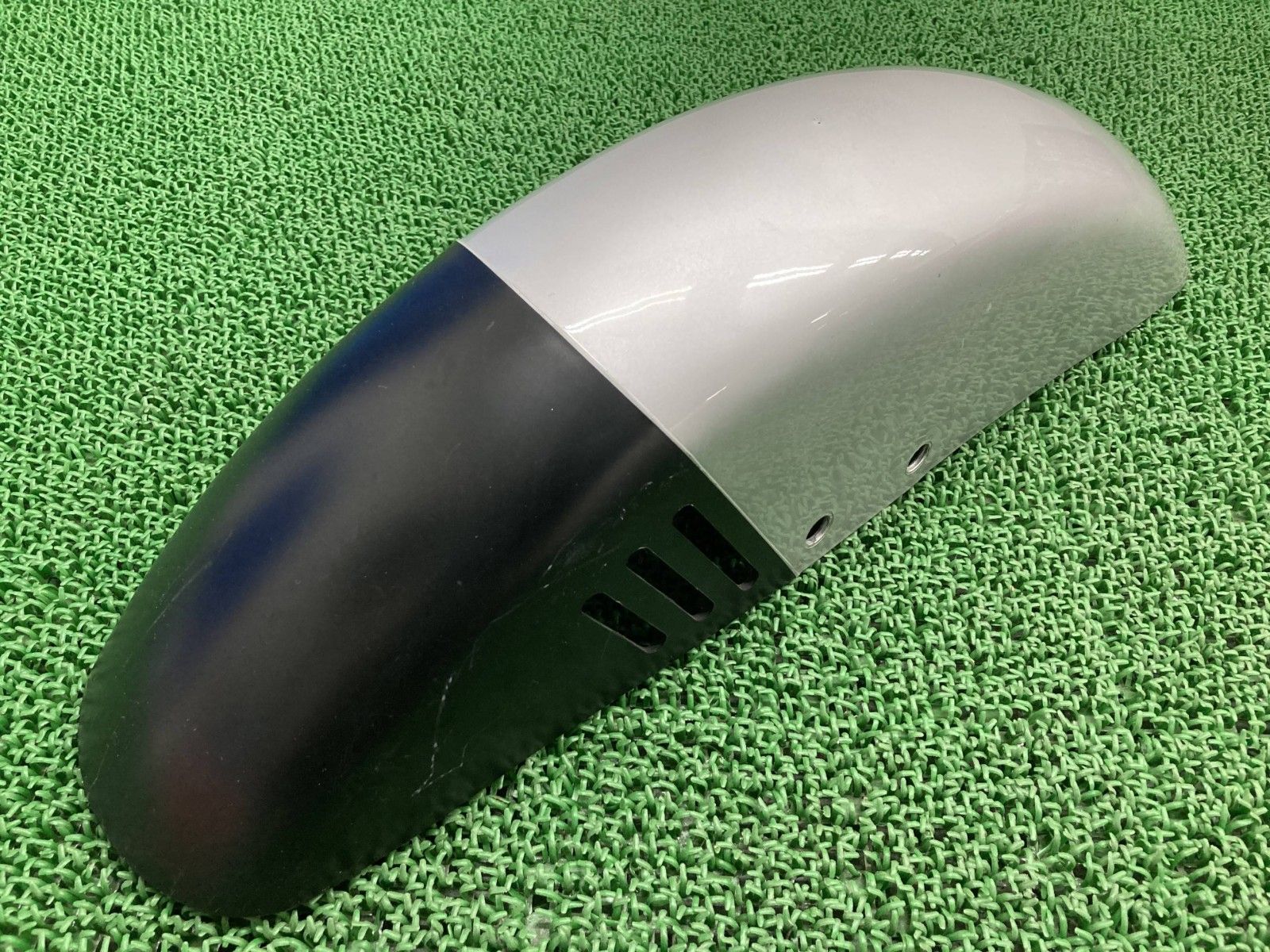 GSX1100Sカタナ フロントフェンダー 銀 黒 53111-49300 スズキ 純正 バイク 部品 GS110X コケキズ無し 品薄 品 bY