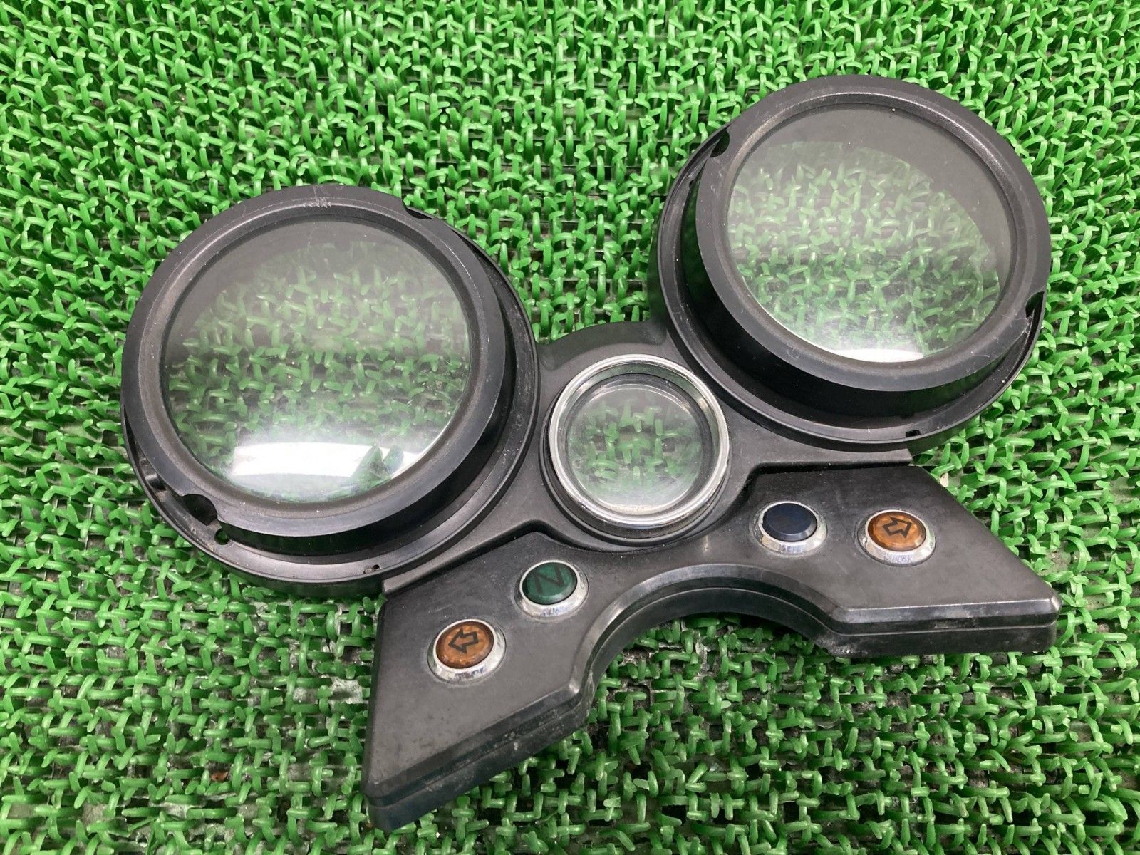バンディット250 メーターカバー スズキ 純正 中古 バイク 部品 GJ77A 
