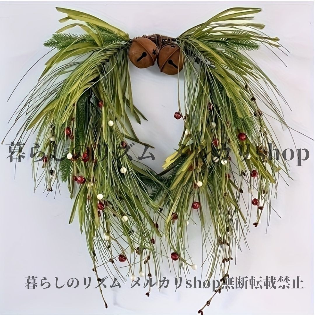 クリスマスリース 大型 50cm ハンドメイド風 人工リース リアルな松の枝 赤いベリー 金色のベル 緑の葉付き 頑丈なプラスチック製 クリスマスドアハンギングデコレーション 屋外用 クリスマスツリー 壁 一年中のグリーン装飾