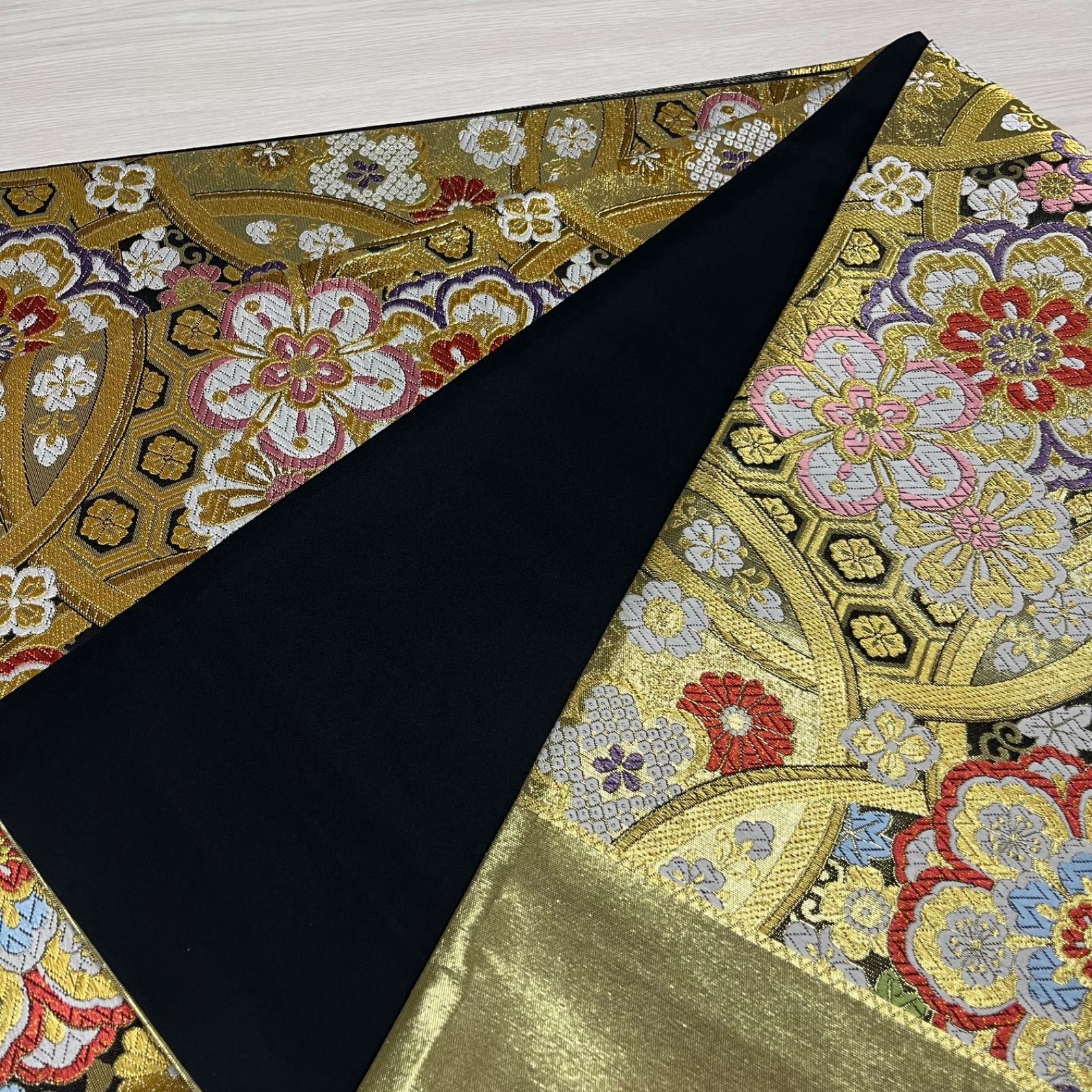 未使用品】 匿名配送 未仕立て 日本製 西陣織 袋帯 金 黒 カラフル 花