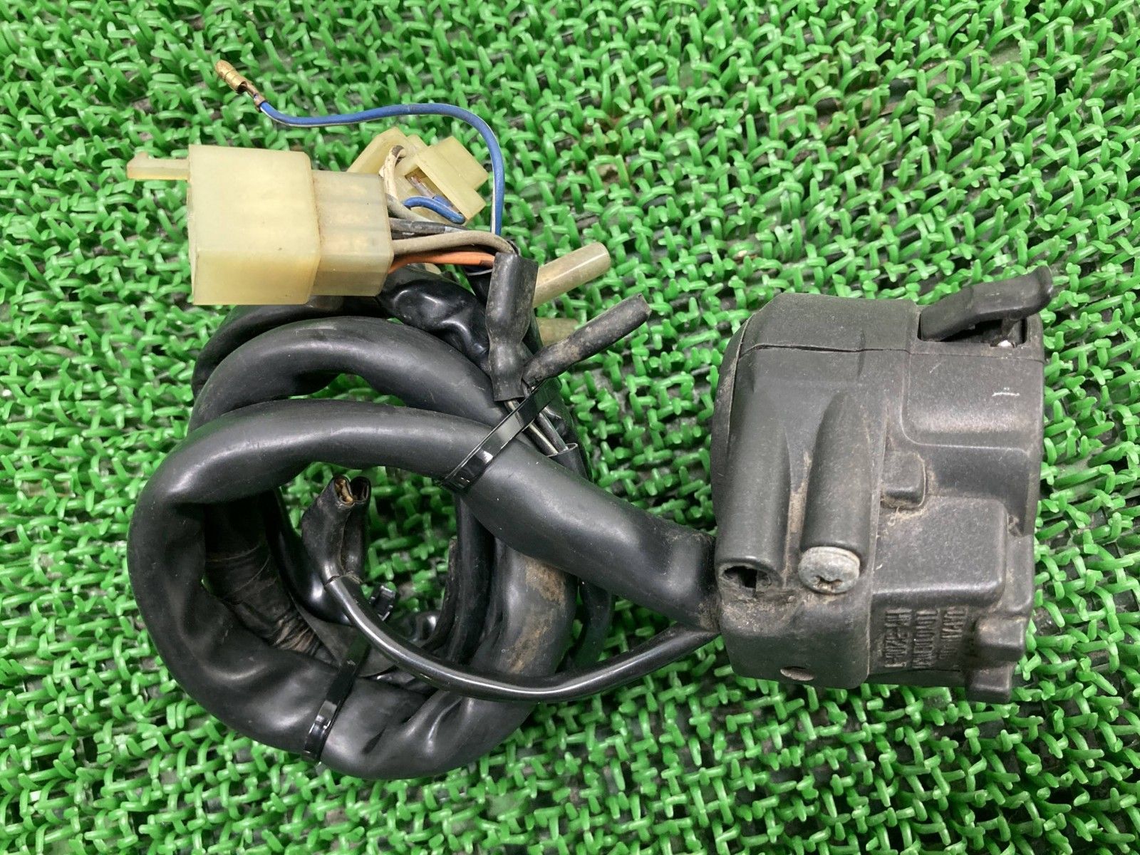 CB400FOUR ハンドルスイッチ 左 HM-32QB-T ホンダ 純正 バイク 部品 NC36 平成フォア スイッチボックス 割れ欠け無し 品薄 Qx