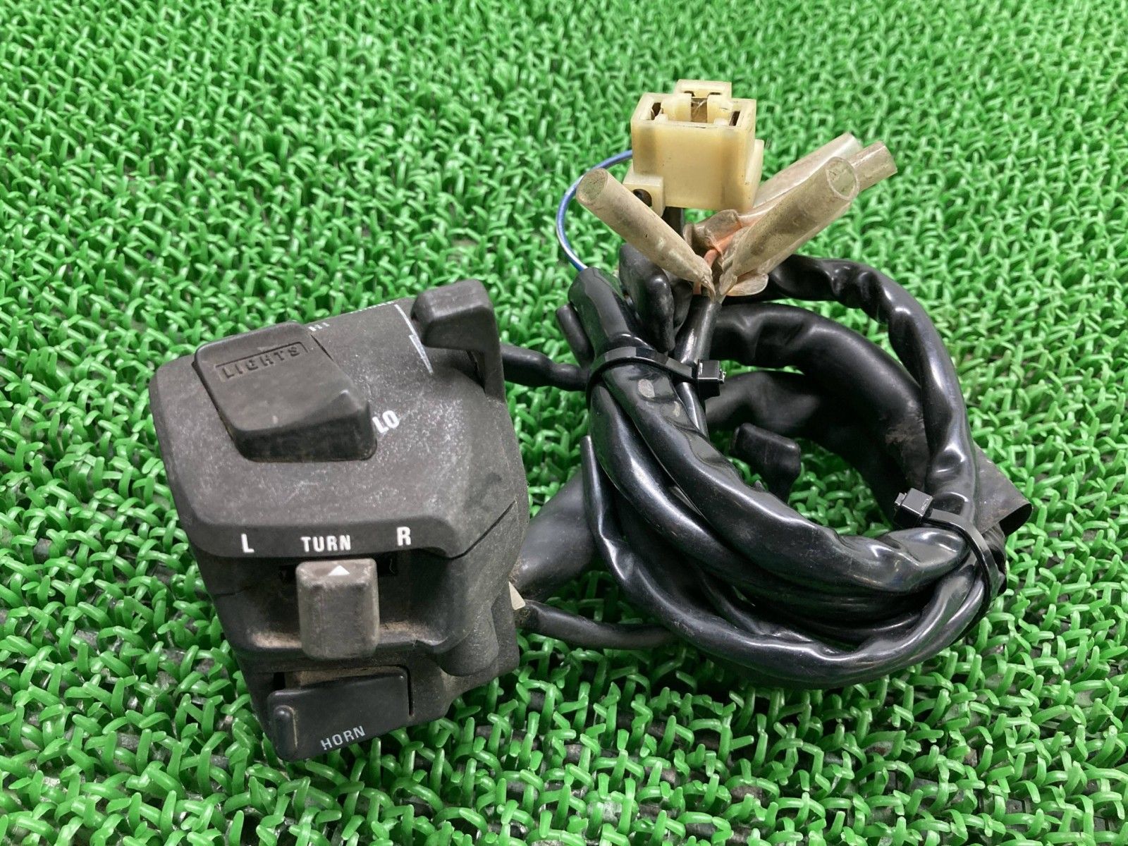 CB400FOUR ハンドルスイッチ 左 HM-32QB-T ホンダ 純正 バイク 部品 NC36 平成フォア スイッチボックス 割れ欠け無し 品薄 Qx