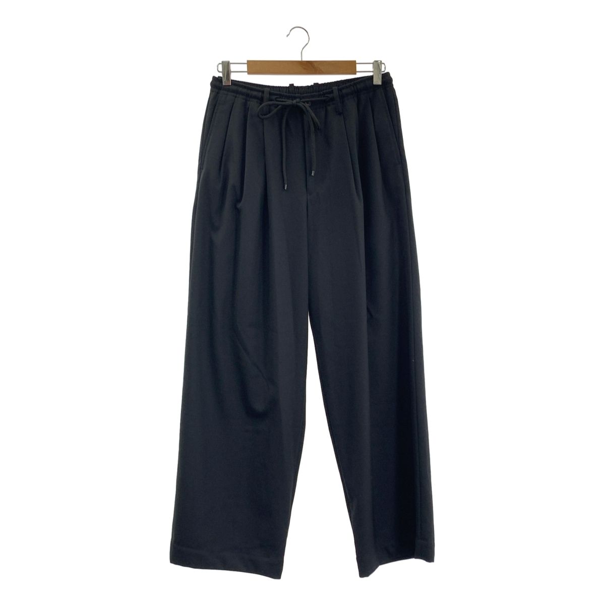 【美品】  MARKAWARE / マーカウェア | 2024SS | TRIPLE PLEATED WIDE TROUSERS トリプル プリーツ ワイド スラックス | 1 | ブラック | メンズ 美品】 MARKAWARE / マーカウェア | 2024SS | TRIPLE PLEATED WIDE