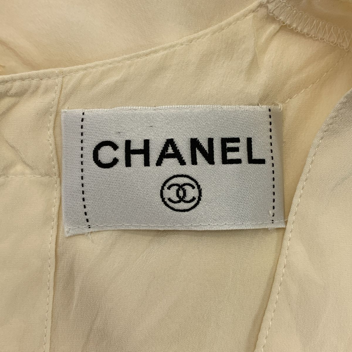 シャネル タイ付き