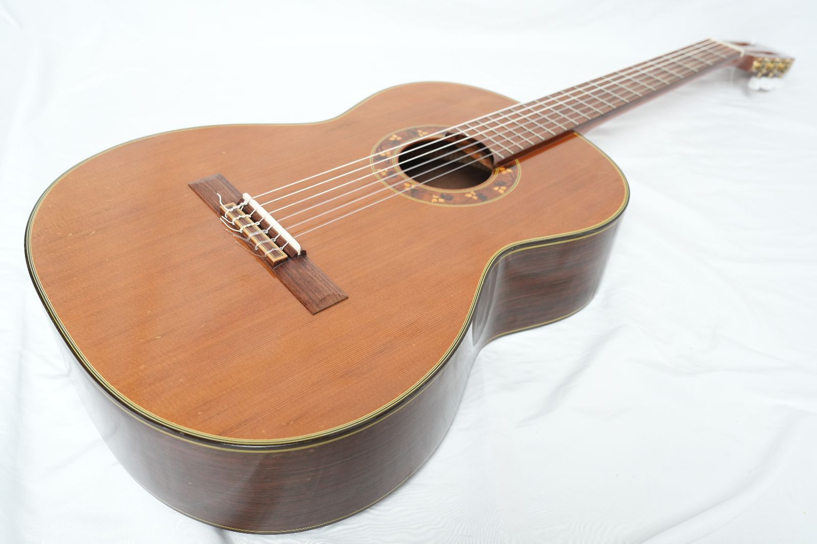 YAMAHA ヤマハ C-300 クラシックギター 純正ハードケース付属 現状品