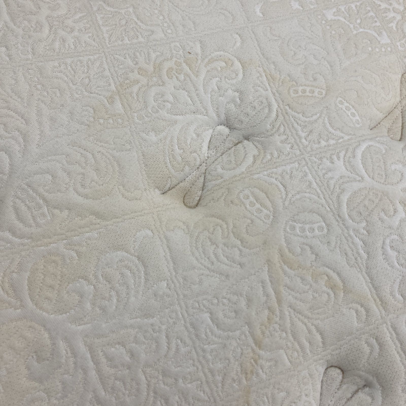 ワイドダブルベッド