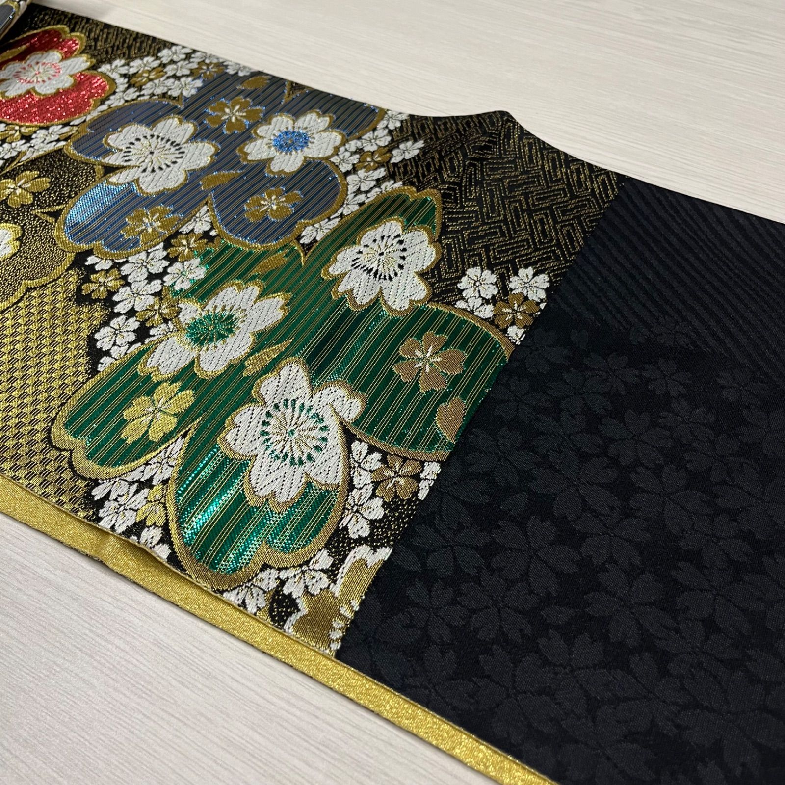 未使用品】 匿名配送 未仕立て 日本製 西陣織 袋帯 金 黒 青 赤 緑 花 