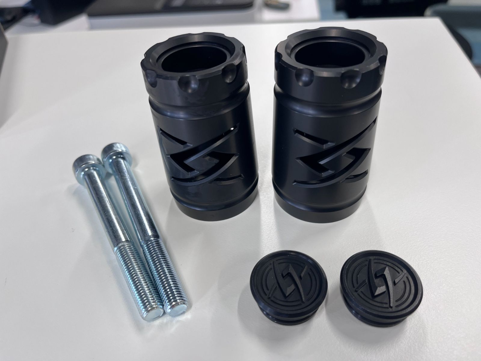 Z900RS ARCHI ビレット スライダーカバー ブラック