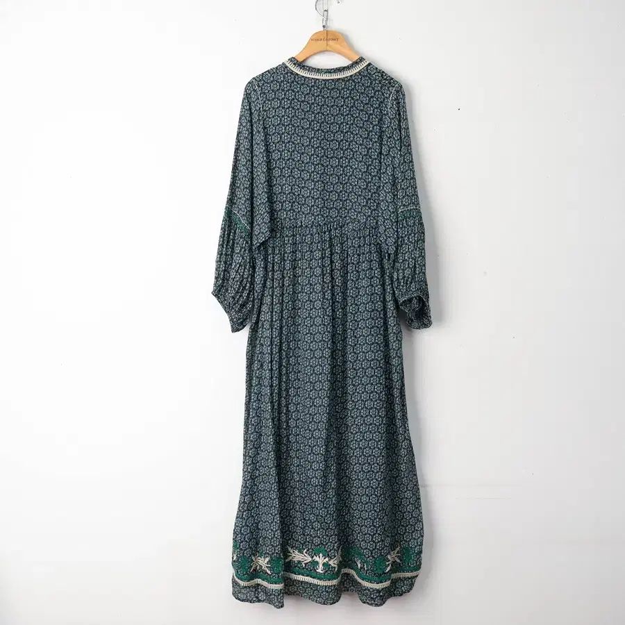 55 ヴァネッサ ブリューノ グリーン フラワーパターン ヘンリーネック ONE PIECE