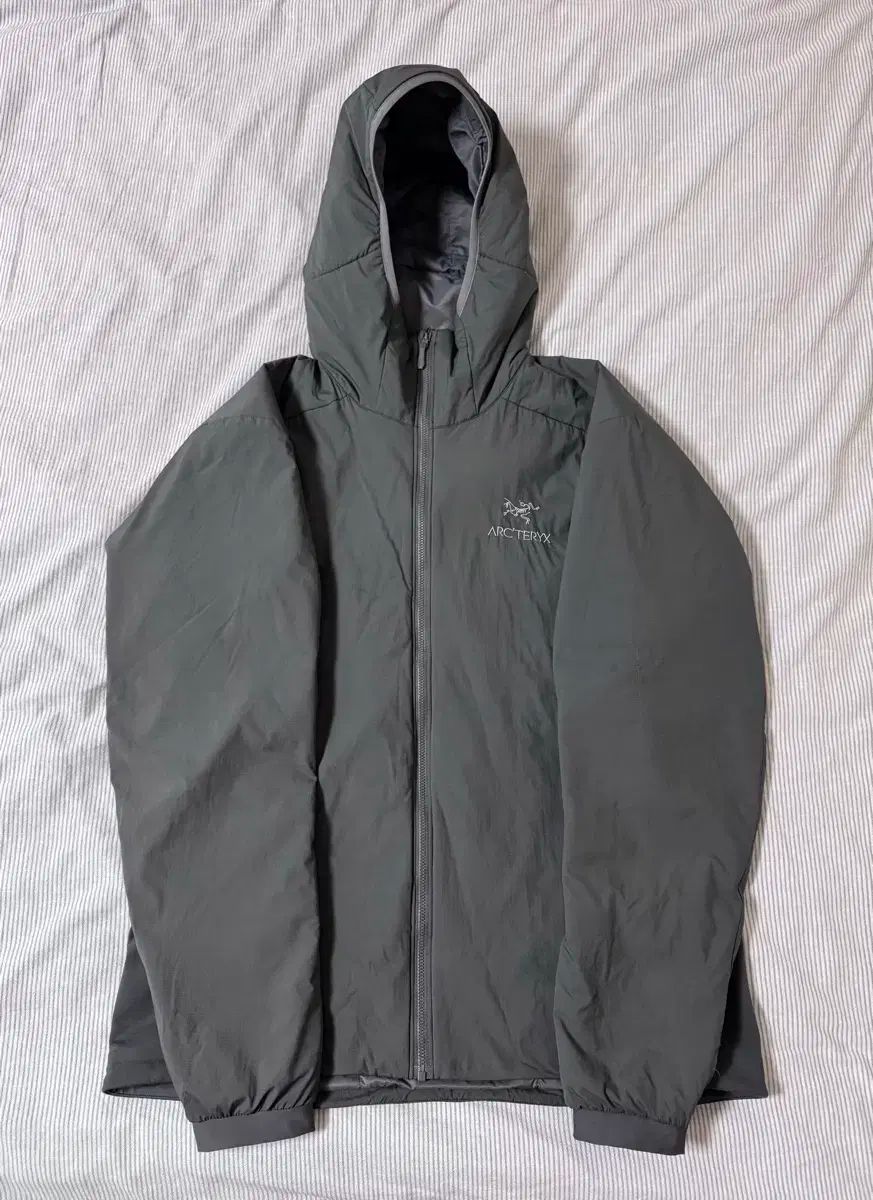 S級 アークテリクス アトム LT フーディ グリーチ L アウトドアテーブル その他 