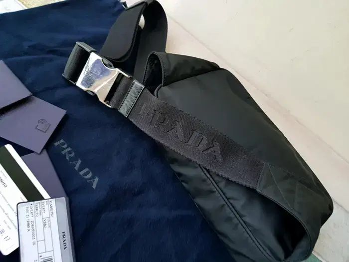 ユニセックス ベルトバッグ