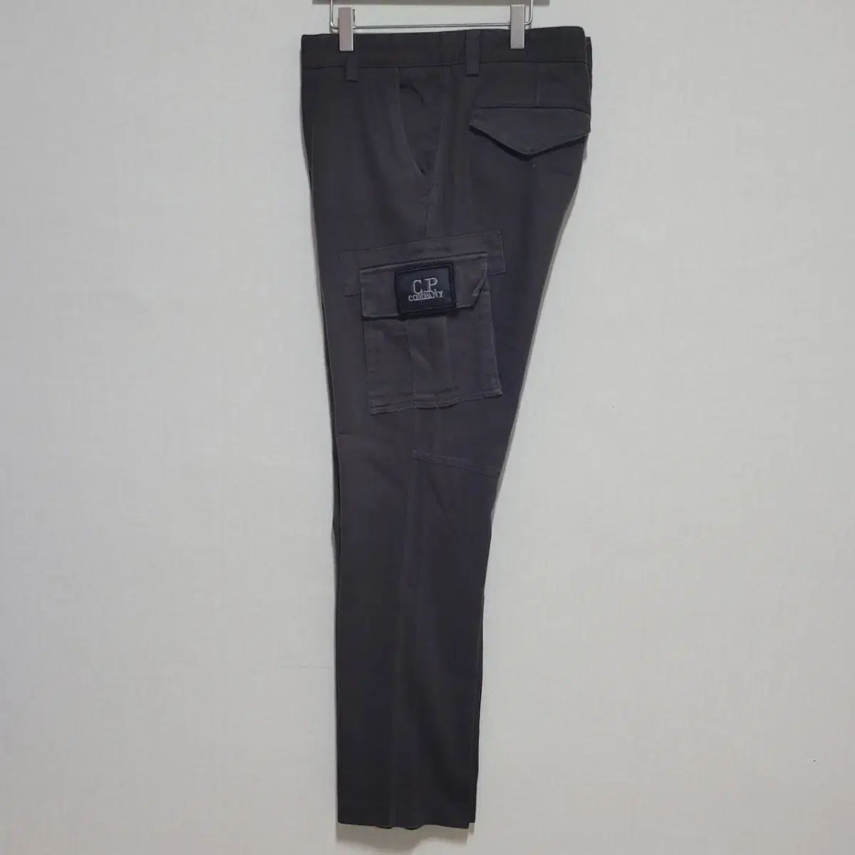 C P カンパニー カーゴ ズボン ダークグレー
