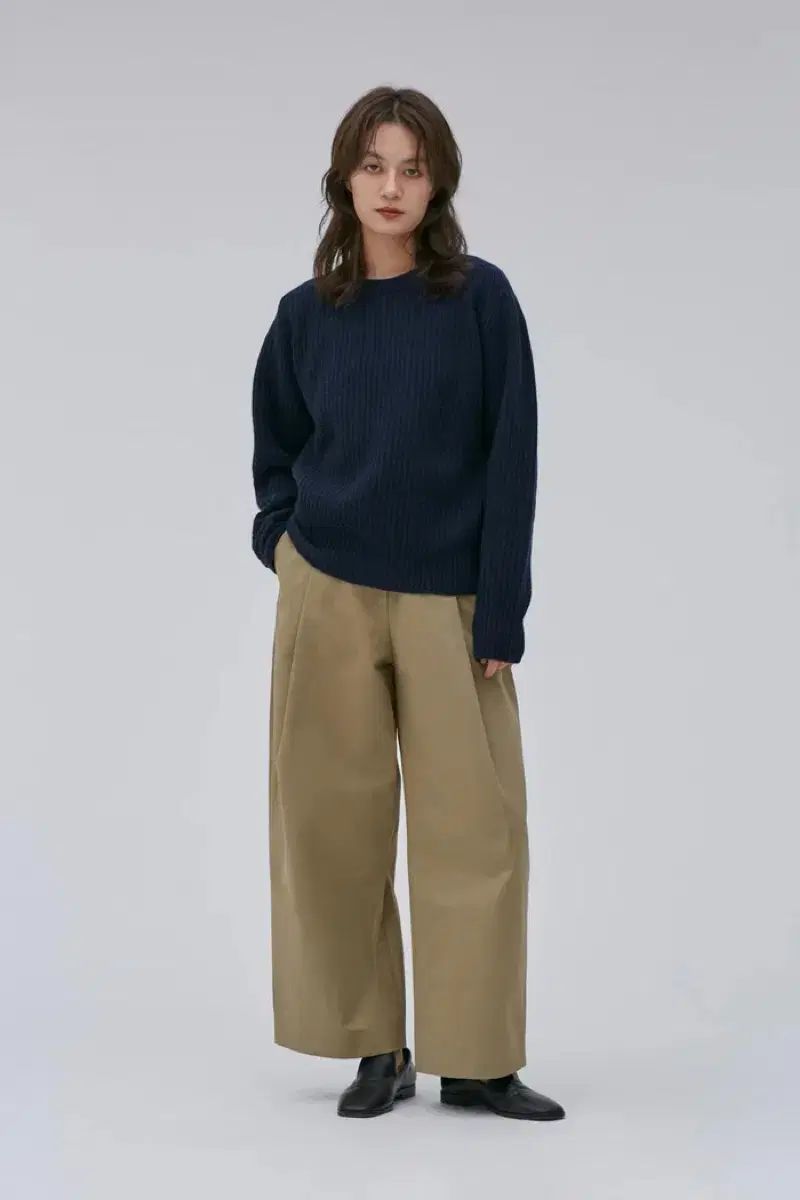 0 レディース スタジオ ニコルソン ボリューム アンクル クロップド パンツ タン カラー