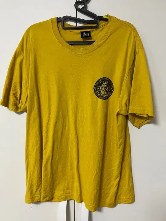 STUSSY ステューシー 黄色 半袖Tシャツ