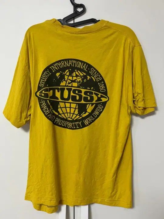 STUSSY ステューシー 黄色 半袖Tシャツ