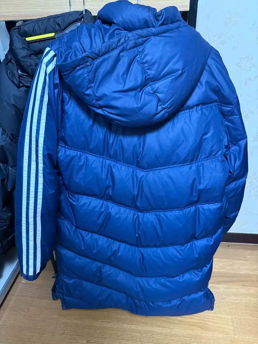 アディダス ダウンジャケット ロング丈 アウター 状態良し 状態 良し 暖かく かなり暖かい