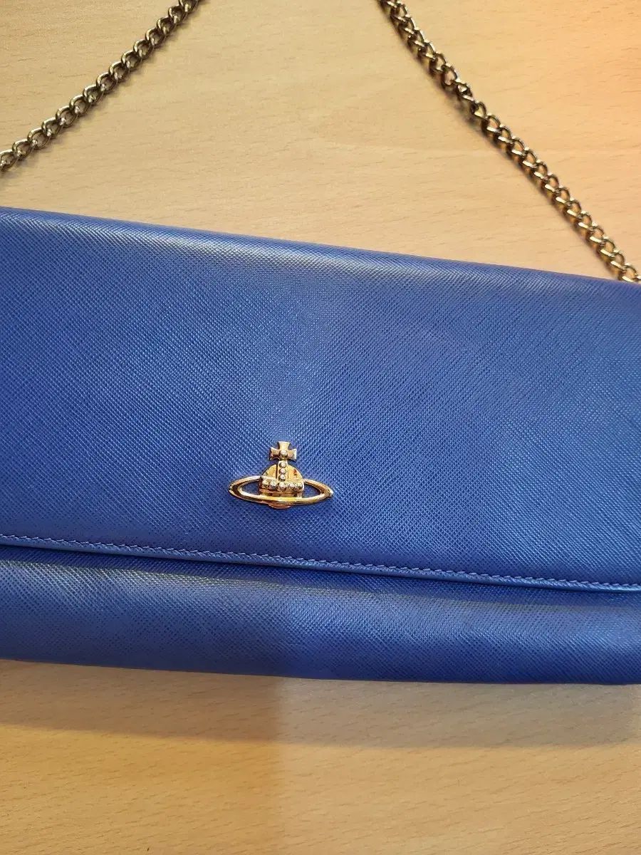 VIVIENNE WESTWOOD ブルー チェーン クラッチバッグ