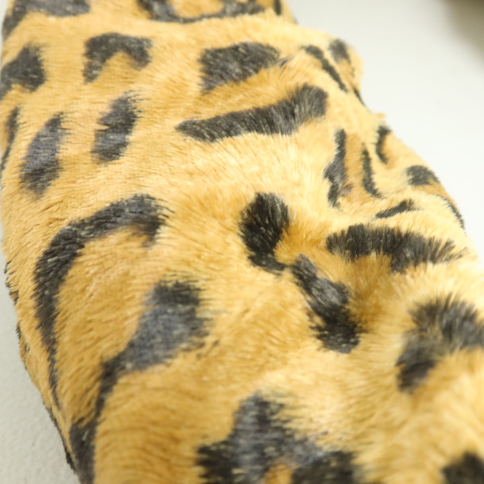 ぬいぐるみのお顔付 ヒョウ柄マフラー