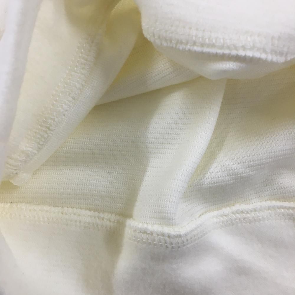 アイボリー×レッド