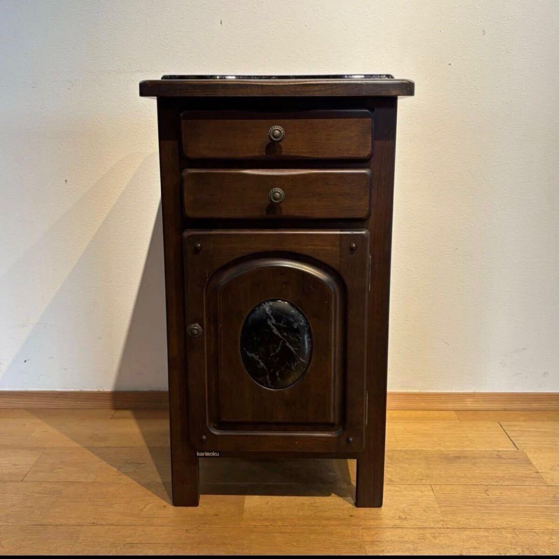 karimoku カリモク テレフォンラック 電話台 大理石 天板 トップ 引き出し アンティーク 調 木製 キャビネット 花台 ブラウン 系 709-0020