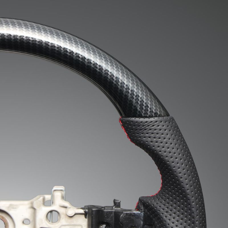 カーボン調xレッドステッチ