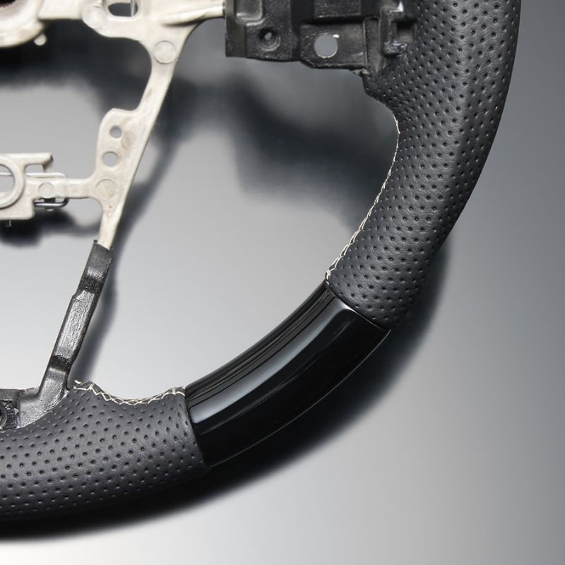 高品質の証ユーロステッチ採用 ピアノブラックxシルバーステッチ