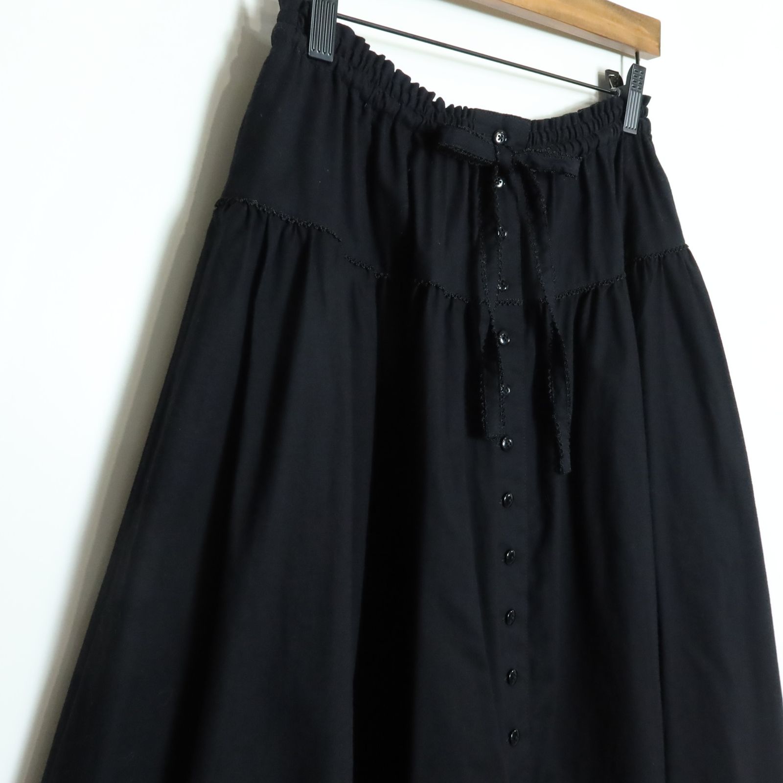 美品】ピンクハウス☆ギャザースカート 黒系 前開き ワッペンいっぱい