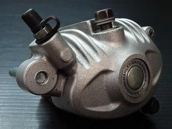 分解洗浄済 ♪ ハーレー スポーツスター XL883L-I 純正 フロントブレーキキャリパー ♪ F25