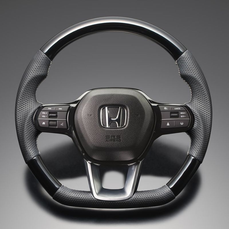 高品質の証ユーロステッチ採用 ピアノブラックxシルバーステッチ 純正交換ガングリップステアリング ステップワゴン RP系 R4 5-R6 8 LS265