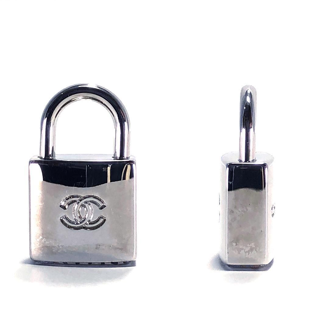 メタル ブラック