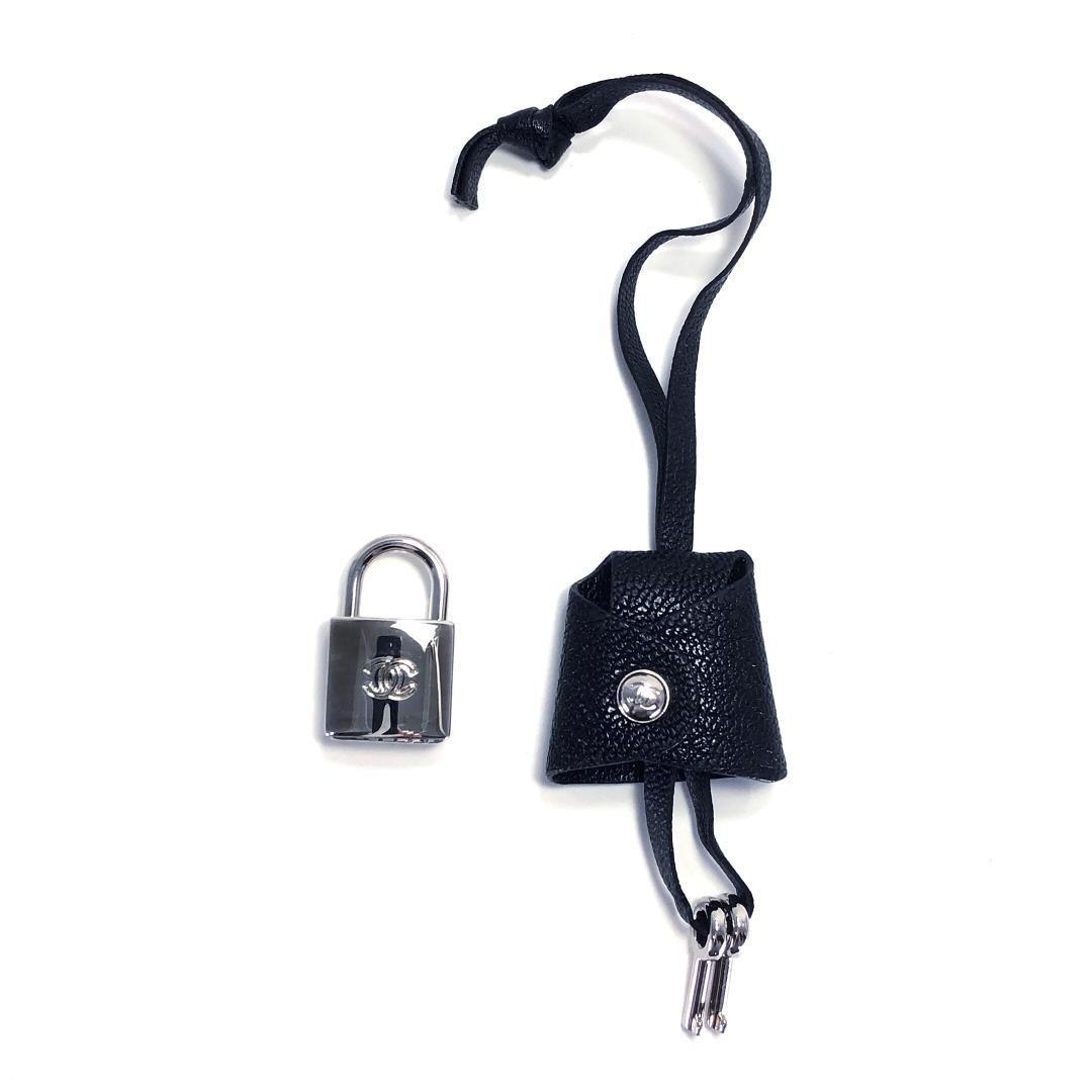 CHANEL シャネル ココマーク カデナ キー - クロシェット 南京錠 鍵 ケース レザー メタル ブラック シルバー