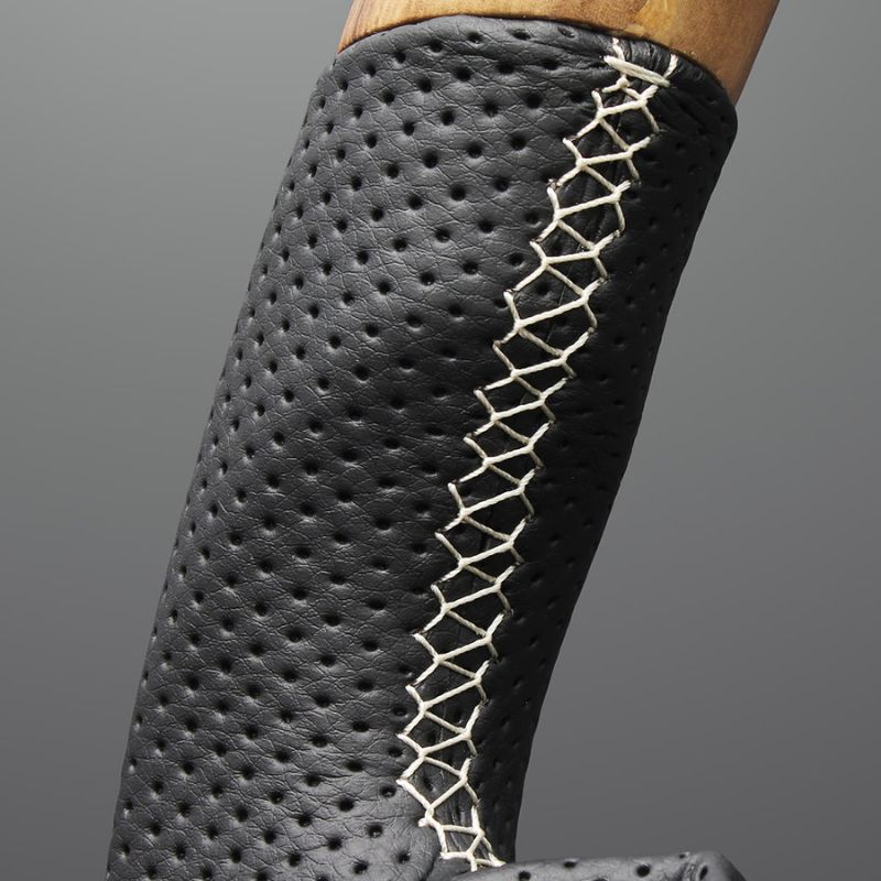 純正交換ガングリップステアリング キャラバンNV350