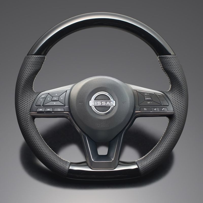 高品質の証ユーロステッチ採用 ピアノブラックxシルバーステッチ 純正交換ガングリップステアリング キャラバンNV350 E26 R3 11- LS251