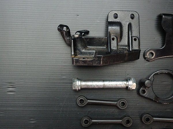 ハーレー スポーツスター XL883L-I 純正 エンジンハンガーステーセット F32