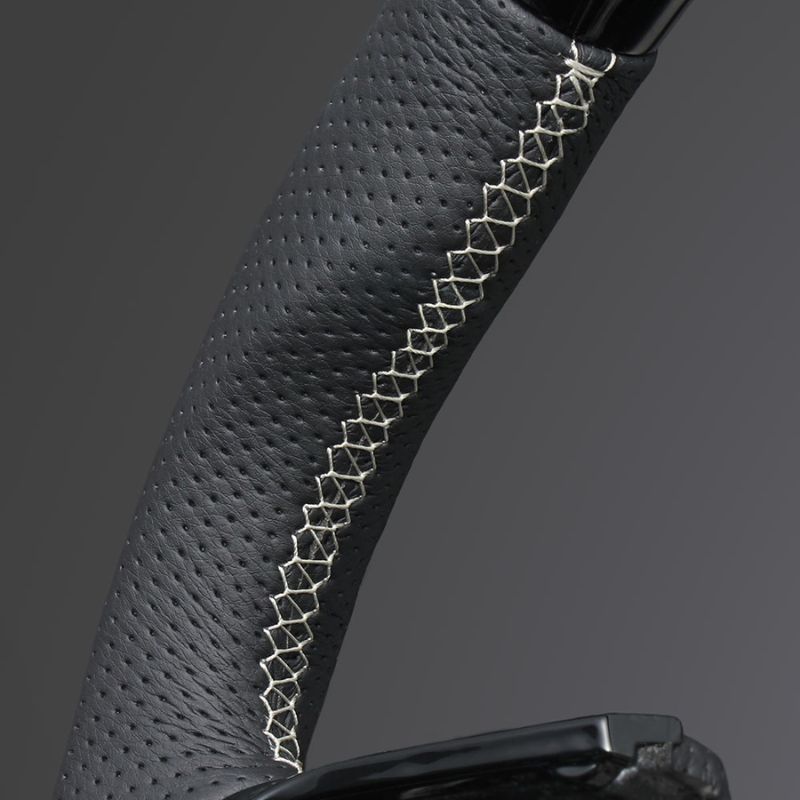 ピアノブラックxシルバーステッチ