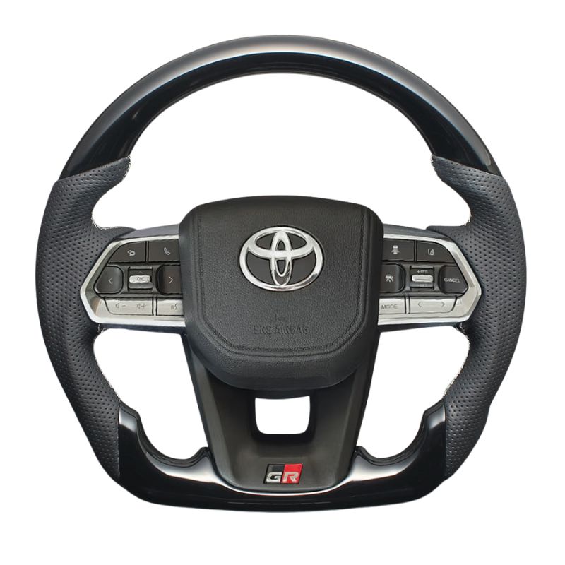 高品質の証ユーロステッチ採用 ピアノブラックxシルバーステッチ 純正交換ガングリップステアリング ランクル 300系 R3|8- LS224 ヒーター対応
