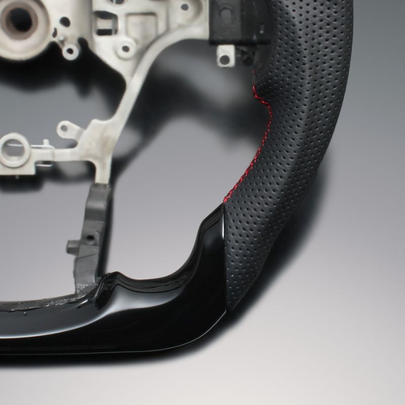 高品質の証ユーロステッチ採用 ピアノブラックxレッドステッチ 純正交換ガングリップステアリング ハイラックス 120系 H29 9- LS219 GRスポーツ取付可 BRIGHTFACE_UK