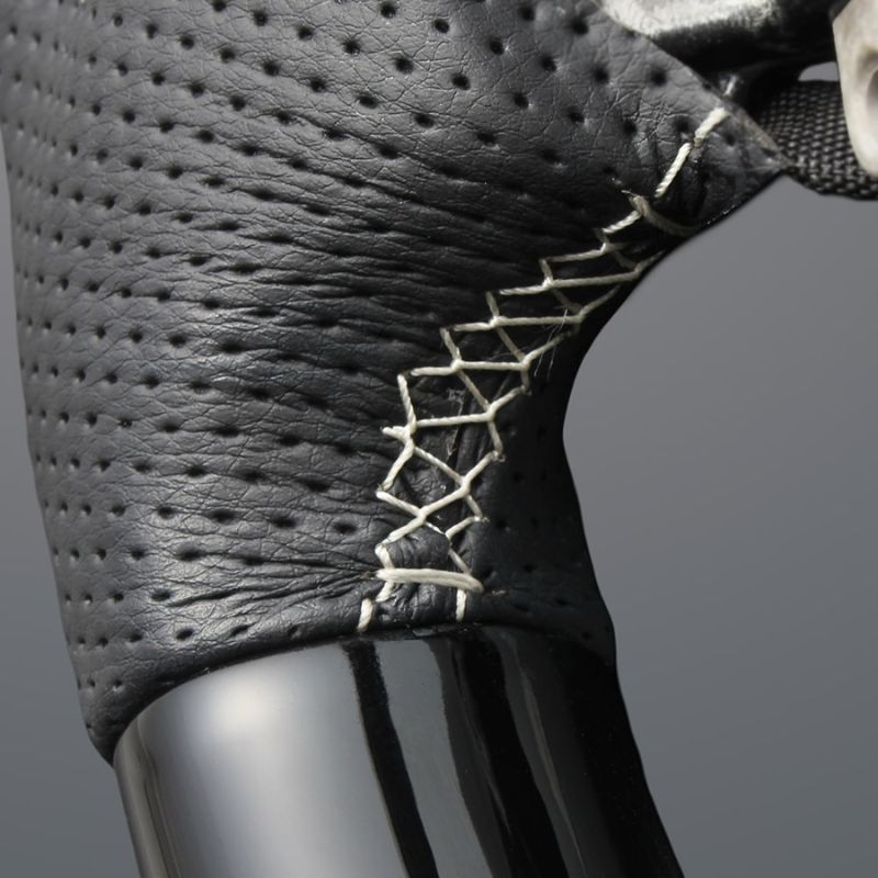 ピアノブラックxシルバーステッチ