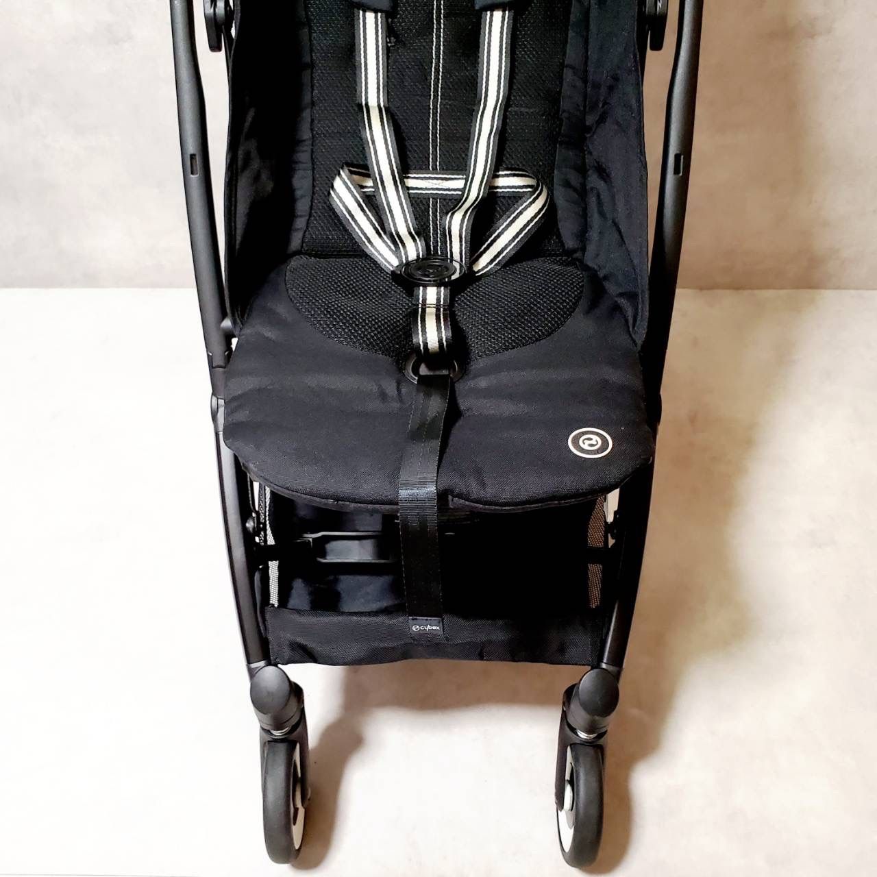 ムーンブラック cybex