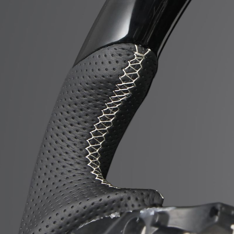 ユーロステッチ採用 ピアノブラックxシルバーステッチ 純正交換ガングリップステアリング GRカローラ 10系 LS206 GR ヤリス ヤリスクロス不可 BRIGHTFACE_UK