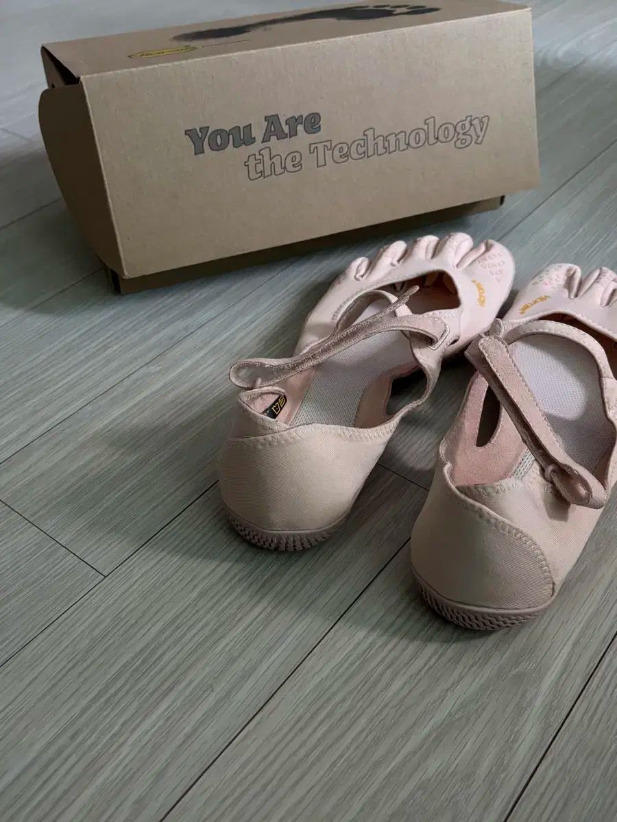 ビブラム ファイブフィンガーズ vsoul 250 ピンク