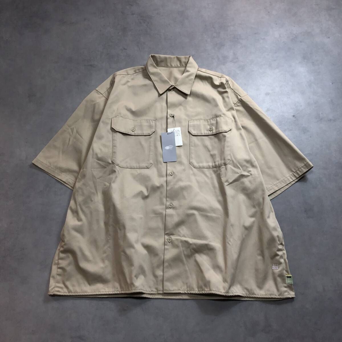 GQ3918 BEAMS AH SSZ WORK SHIRT ベージュ ビームス ワークシャツ 半袖シャツ オーバーサイズ