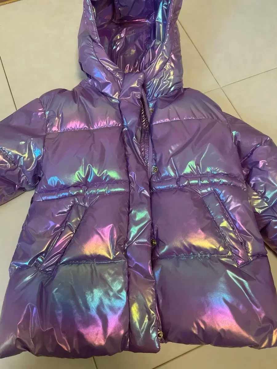 グロシーダウンジャケット