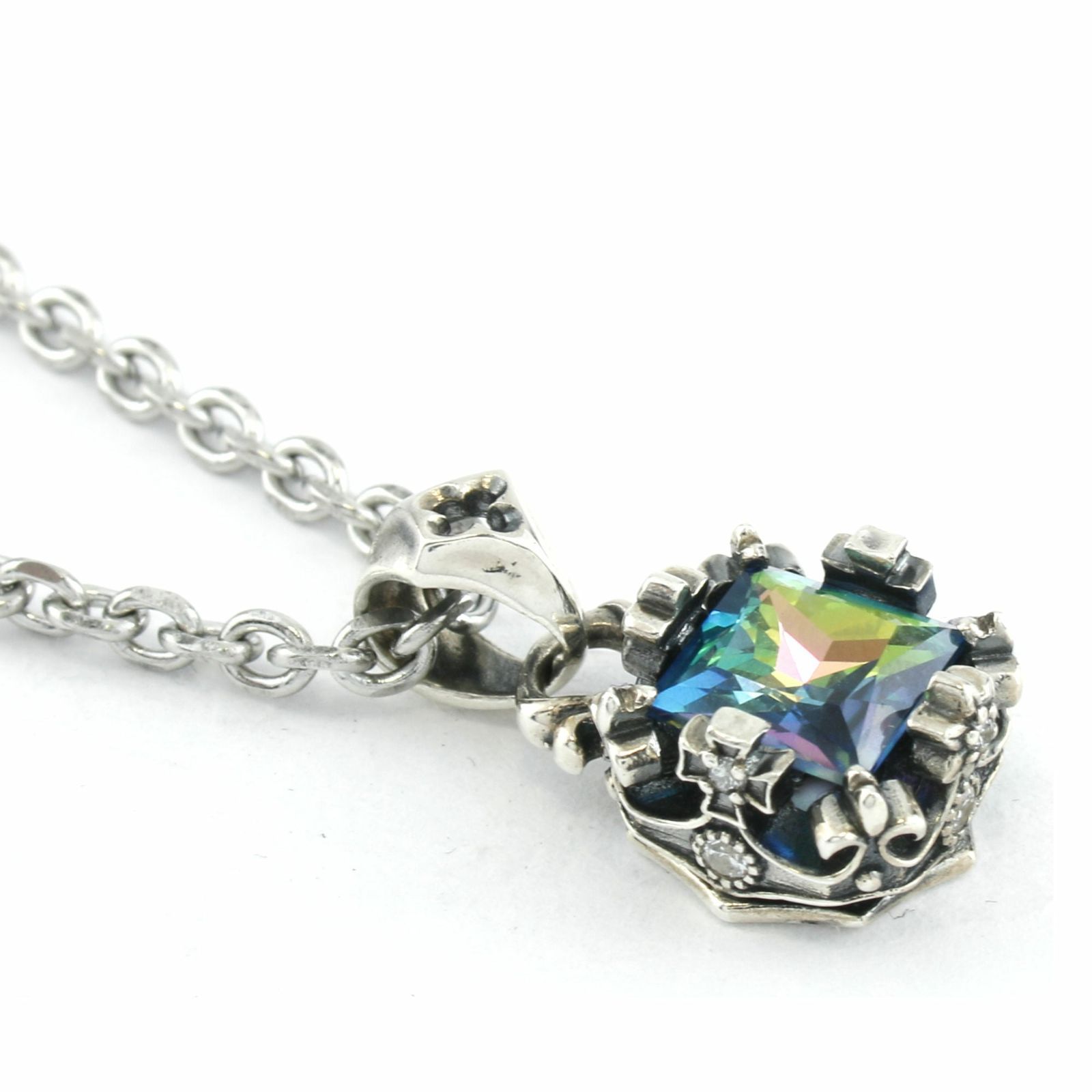 ラディアントクラウンチャーム