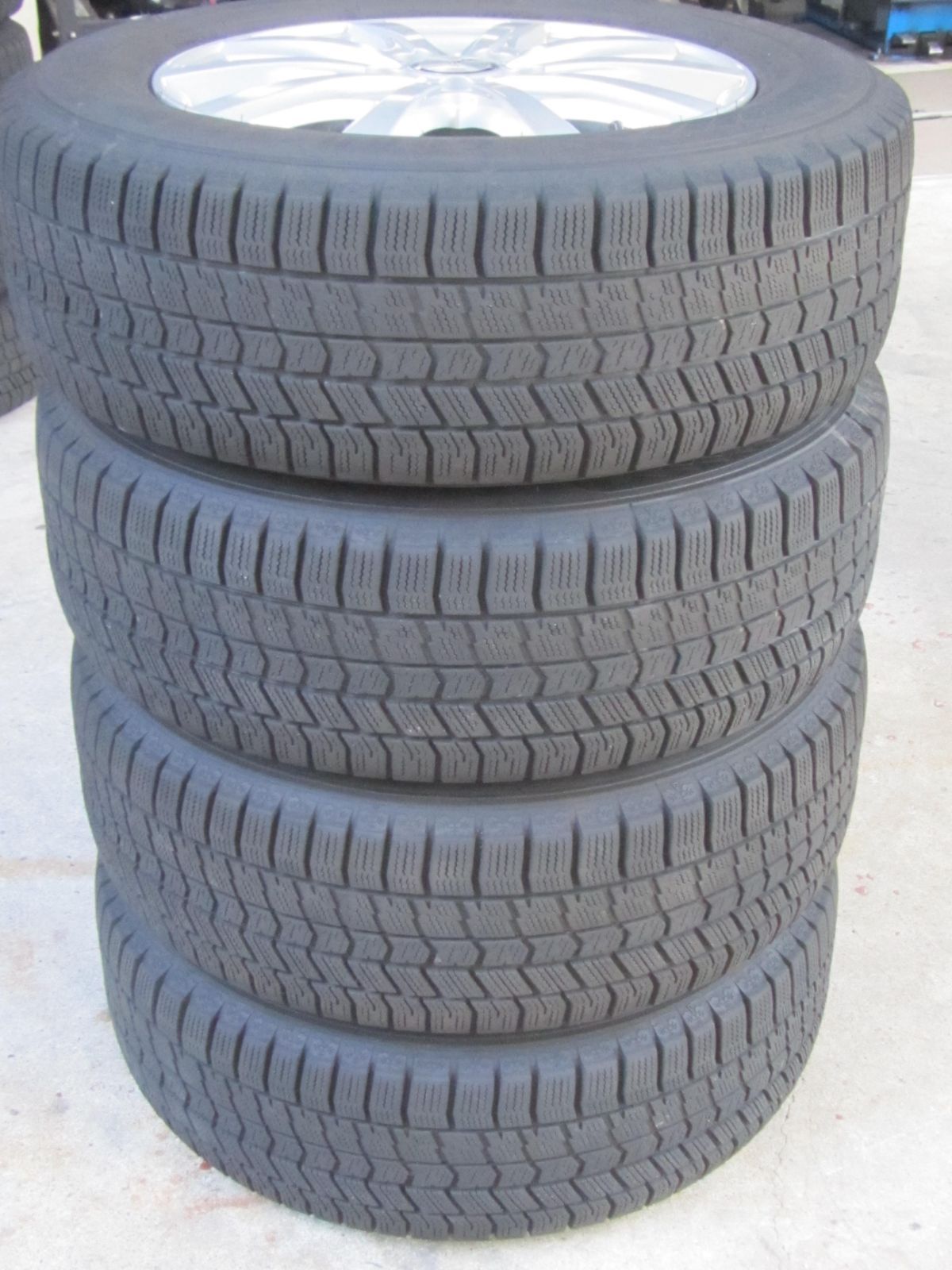 グッドイヤー アイスナビ8