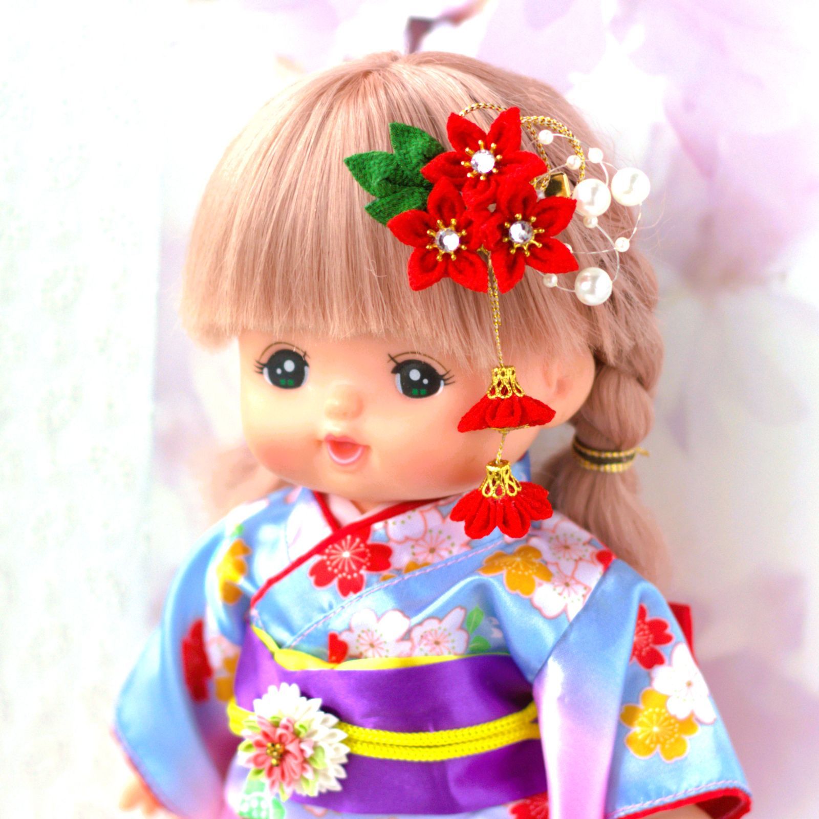 ドール用髪飾り　優しい赤　日本髪髪飾り　下がりつき　リカちゃん　着物　振袖 ドール用髪飾り 優しい赤 日本髪髪飾り 下がりつき リカちゃん 着物