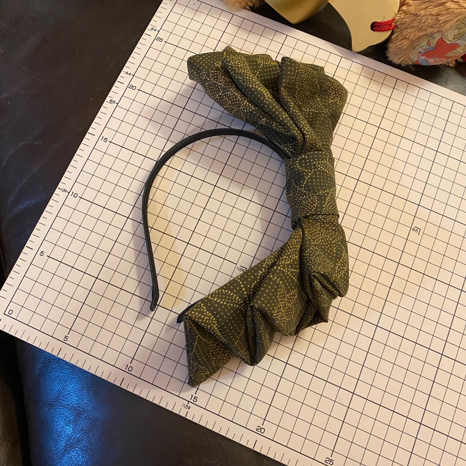 深緑×花唐草模様