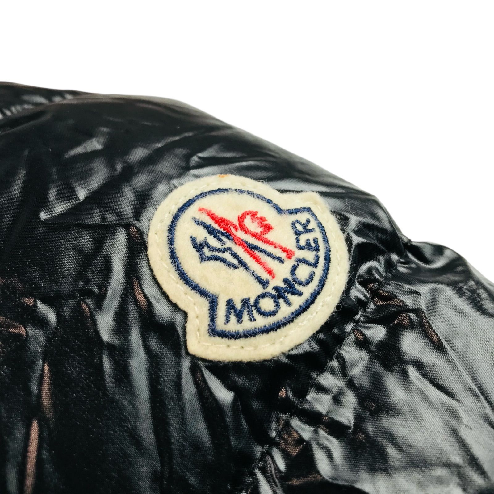 配送無料！ MONCLER モンクレール DAPHNE レディース ブランドアイコンワッペン メタルゴールドジッププル付 ダブルジップ シャイニーナイロン ダウンジャケット 0 レディースダウンジャケット ブラック カジュアル 秋冬物 アウター ブランド